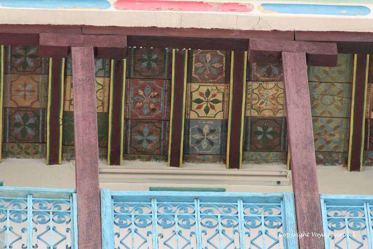 Détail des peintures sous le balcon
Mots-clés: palais Buqshan wadi-doan