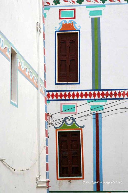 Fenêtres à la verticale
Mots-clés: Khaila wadi-doan