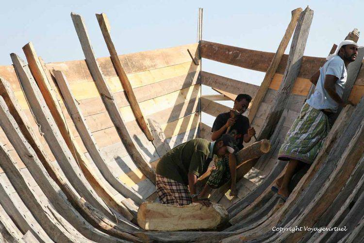 Fabrication d'un boutre : artisans au travail
Mots-clés: boutre Khokhah Tihama