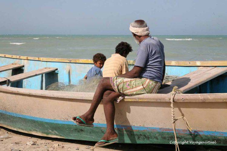 Travail sous l'oeil de l'ancien
Mots-clés: pêcheur Khokhah Tihama
