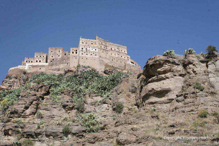 LaQamat Al-Qadi vue du bas de la falaise
Mots-clés: LaQamat Al-Qadi
