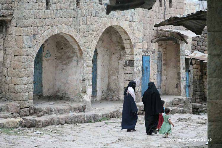 Promenade féminine
Mots-clés: Manakha