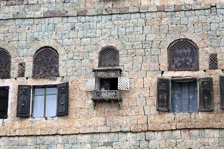 Le mini-moucharabieh ouvert
Mots-clés: Manakha