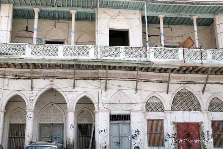 Immeuble ancien dans le vieux Mukallah
Mots-clés: immeuble Mukallah