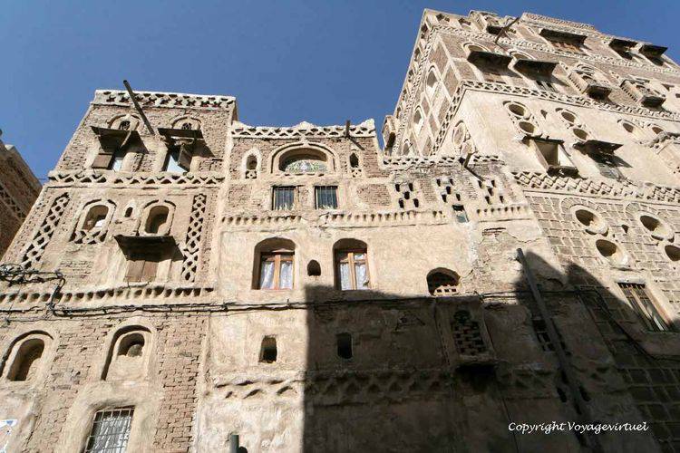 Lumière crue
Mots-clés: Sanaa