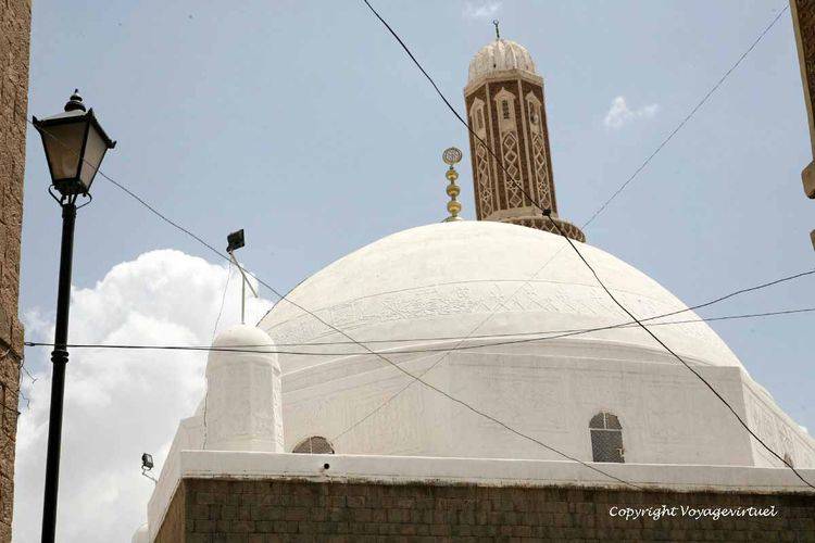 Dôme blanc de la mosquée quartier Al-Mahdy
Mots-clés: Sanaa mosquée