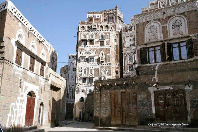 Perdu dans le labyrinthe
Mots-clés: Sanaa