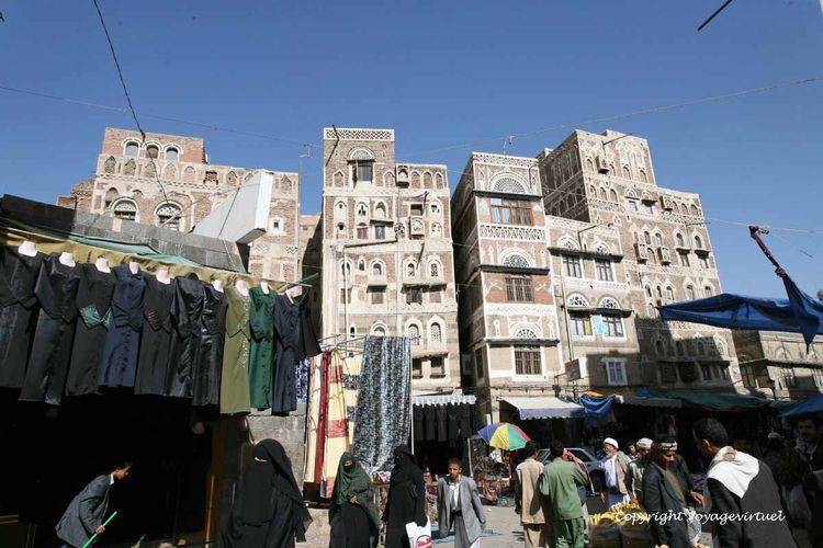 Dans le Sabeel souk Al-Zumar
Mots-clés: Sanaa souk