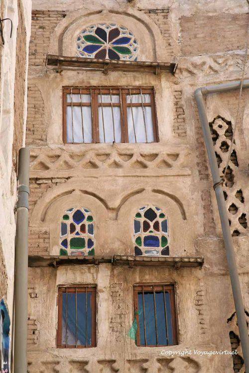 Rosace vitrail
Mots-clés: Sanaa vitraux