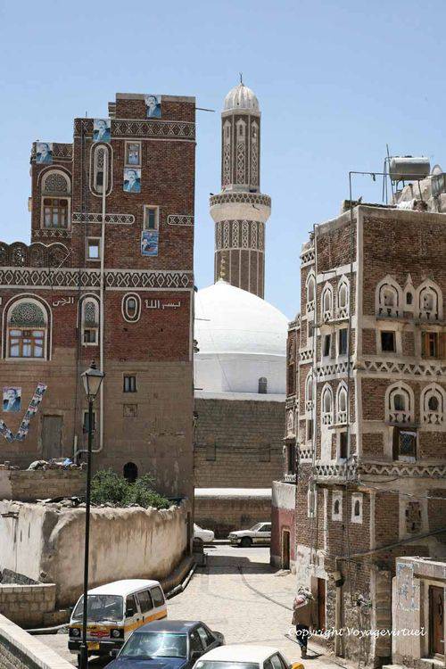 Mosquée entre Harat El-Mahdy et Harat Mansur
Mots-clés: Sanaa mosquée