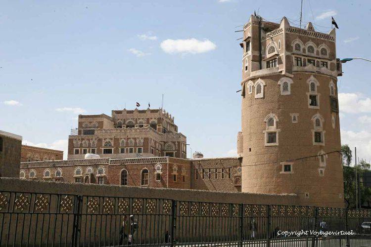Maison tour ronde à côté de la mosquée Qubbat Al-Mutawakel
Mots-clés: Sanaa maison-tour