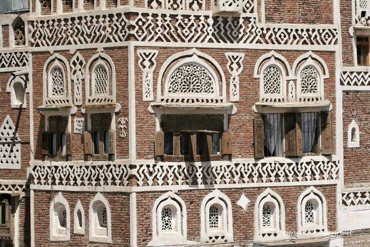 Fantaisie de bâtisseur
Mots-clés: Sanaa