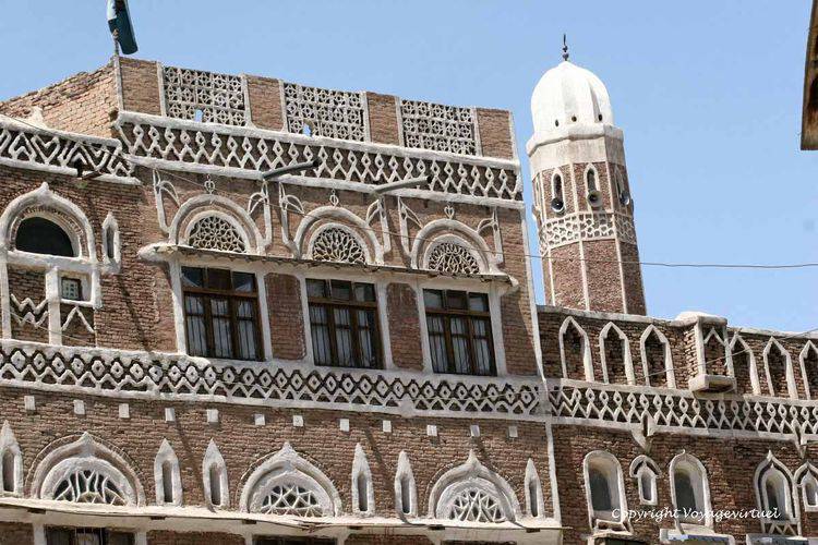 Harmonie entre le minaret et les façades
Mots-clés: Sanaa minaret