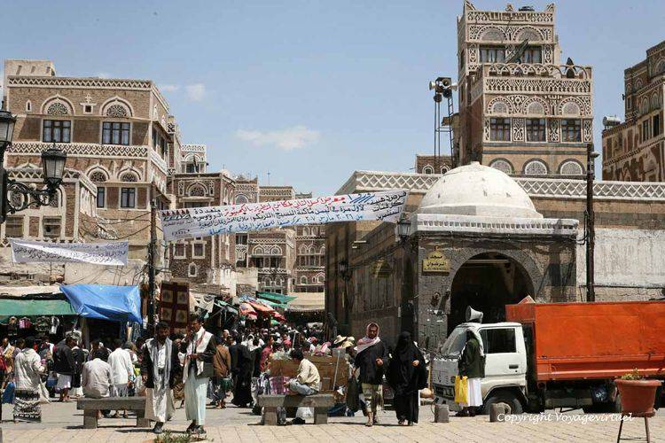 L'entrée dans le souk
Mots-clés: Sanaa Bab-Al-Yemen