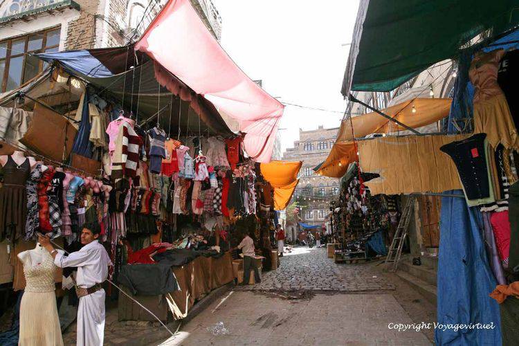 Souk des vêtements
Mots-clés: Sanaa souk