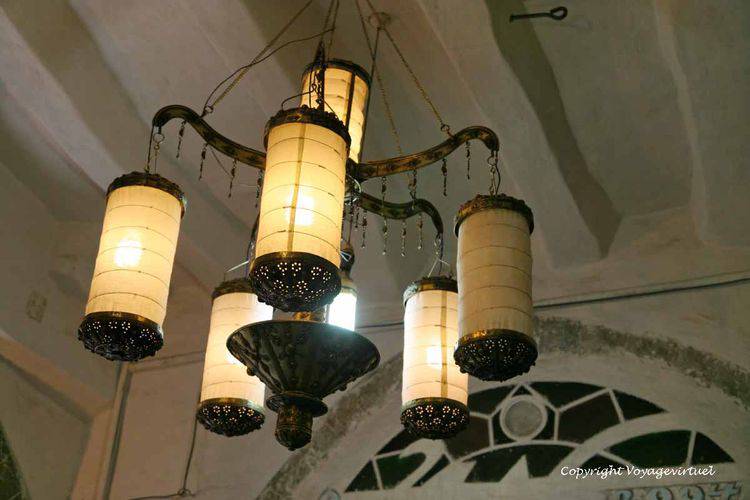 Lampadaire du caravanserail
Mots-clés: Sanaa souk caravanserail