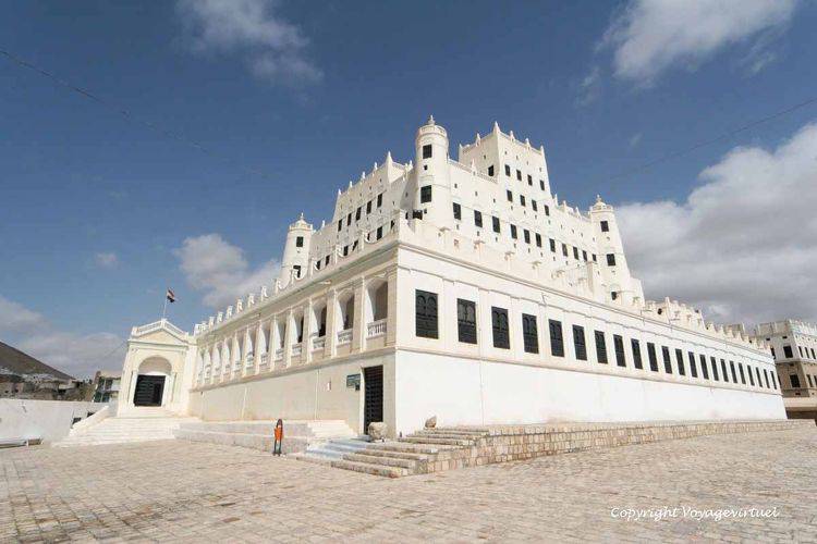 Le palais Kathiri domine la cité
Mots-clés: palais Al-Kaf Seyun Kathiri