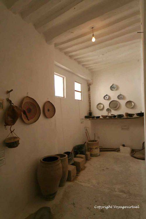 Exposition d'ustensiles de cuisine Kathiri's palace
Mots-clés: palais Kathiri Seyun cuisine