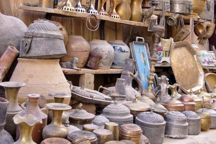 Brocante bédouine
Mots-clés: brocante Seyun Sayun