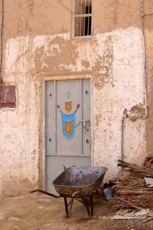 La brouette et la porte en fer
Mots-clés: Seyun Sayun porte