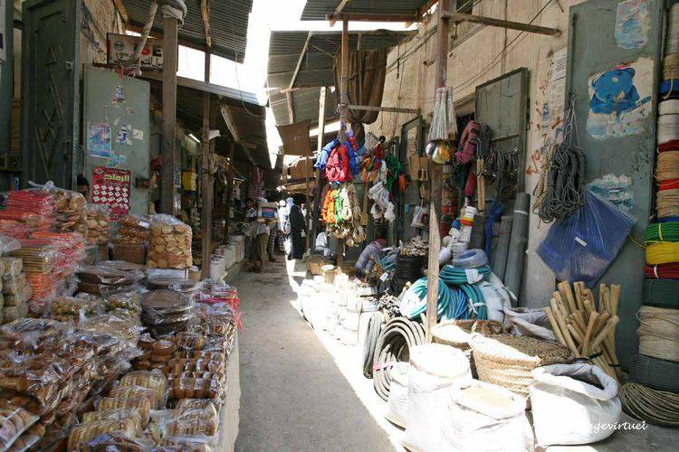 Entrée du souk
Mots-clés: souk Seyun Sayun