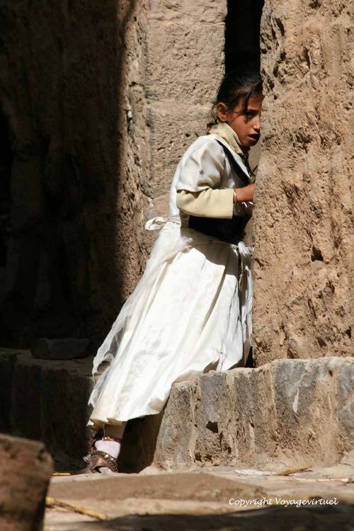 Fuite
Mots-clés: Shibam-du-nord fille