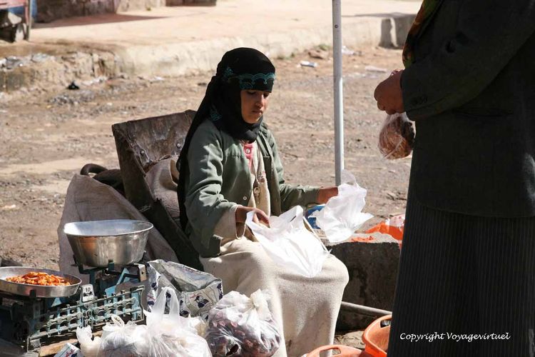 La vendeuse
Mots-clés: Shibam-du-nord