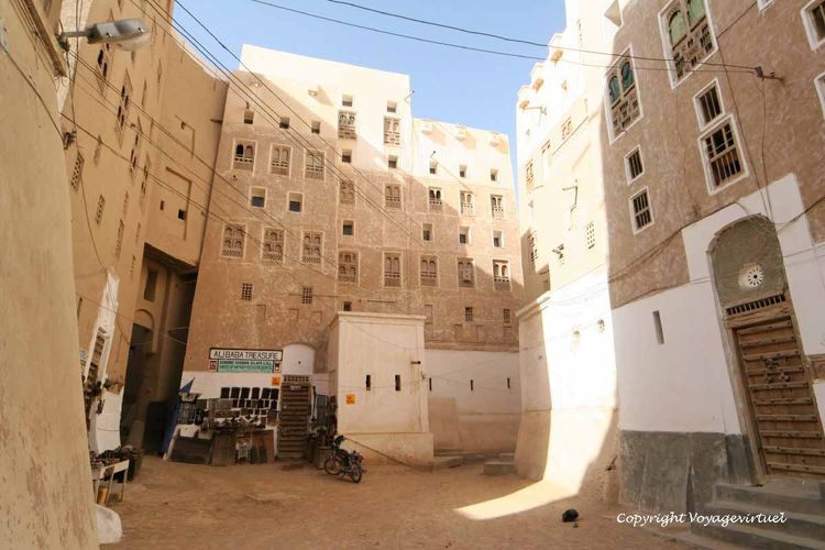 Commerce pour les touristes
Mots-clés: Shibam-Hadramaout