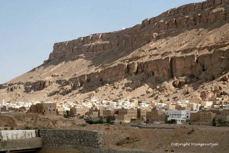 Sous les falaises du plateau de Jawl
Mots-clés: Shibam-Hadramaout