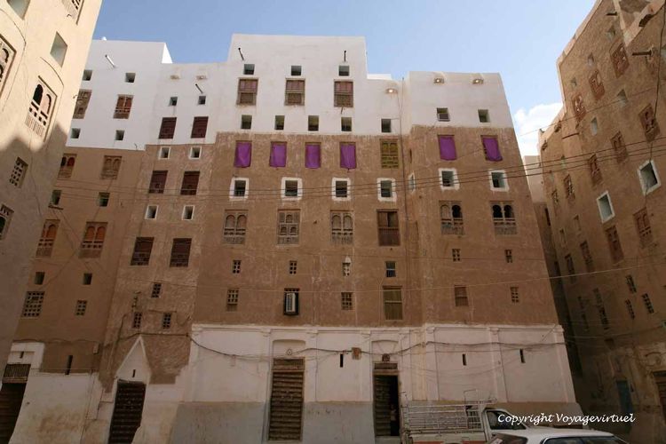 Tranches blanches ocres blanches
Mots-clés: Shibam-Hadramaout