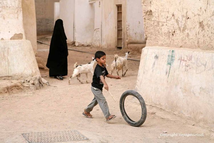 Jeu d'enfant dans une rue de Shibam
Mots-clés: Shibam-Hadramaout