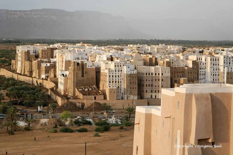 Mur d'enceinte et ouest de la ville
Mots-clés: Shibam-Hadramaout