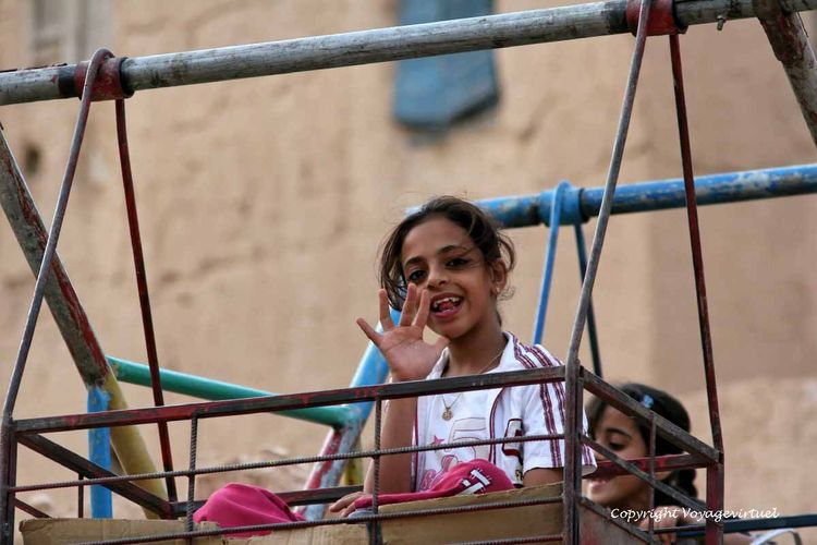 La fille dans la balançoire
Mots-clés: fille Sif wadi-Doan
