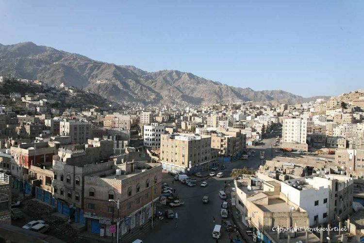 Au fond la vieille ville et les contreforts du djebel
Mots-clés: Taez Taiz