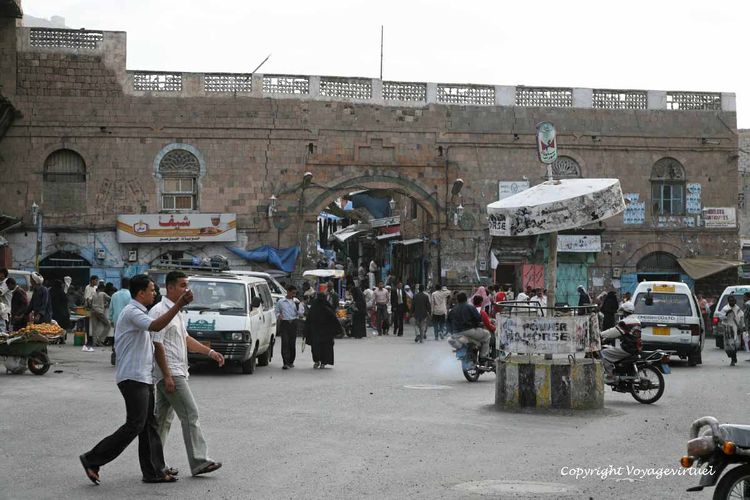 Porte Bab El Kebir, entrée du souk
Mots-clés: Taez Taiz