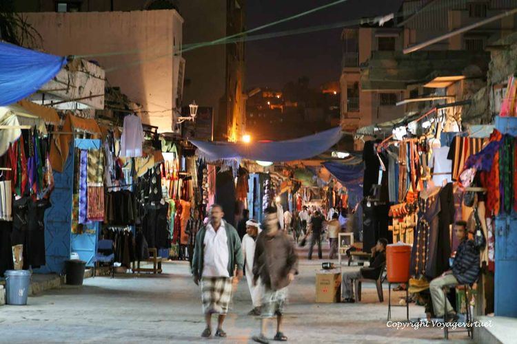 Rue du souk la nuit
Mots-clés: Taez Taiz souk