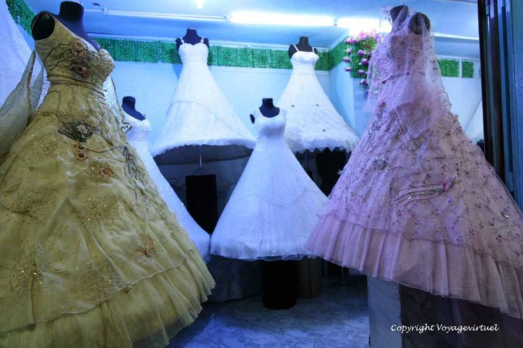 Robes de mariée
Mots-clés: Taez Taiz souk