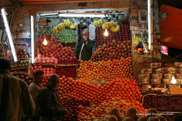 Etal du marchand de fruits
Mots-clés: Taez Taiz souk