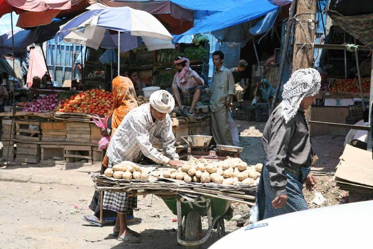 Les patates
Mots-clés: Taez Taiz souk