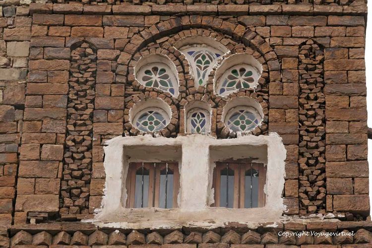 Magnifiques oculi ouvragés
Mots-clés: Thula