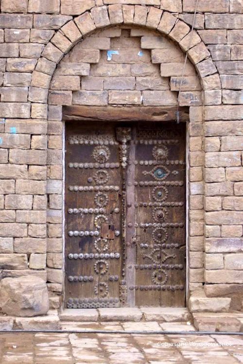 Porte dans une architecture remarquable
Mots-clés: Thula