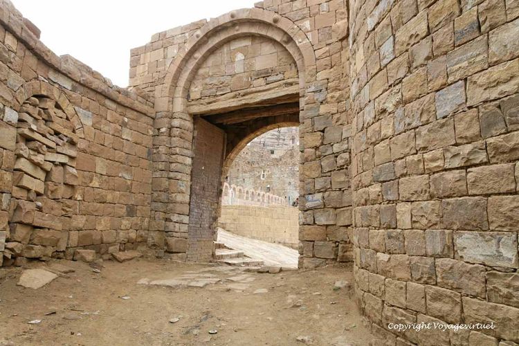 Entrée fortifiée et décalée
Mots-clés: Thula