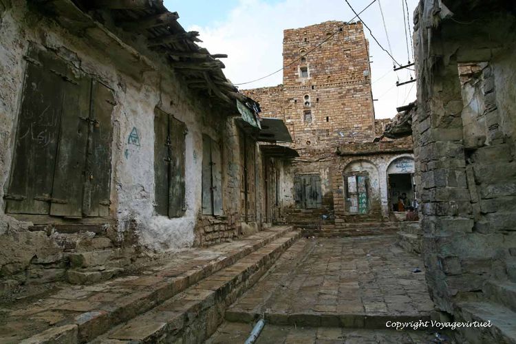 Rue du souk et commerces fermés
Mots-clés: Thula souk