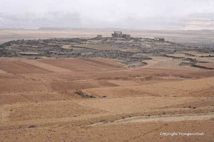 Chaque parcelle de terre arable est cultivée avec soin (environs de Tulla)
Mots-clés: Thula