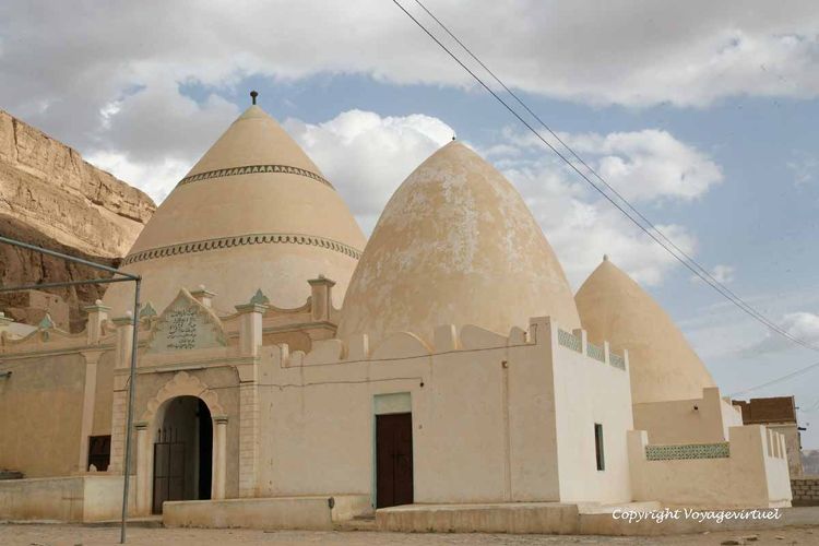 Les dômes du mausolée Ali Hassan al Attas
Mots-clés: Mashad-Ali wadi-Doan dôme Ali-Hassan-al-Attas