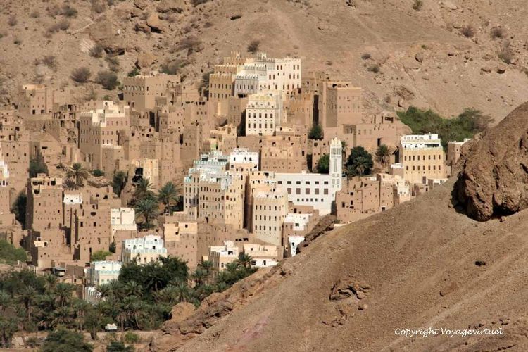 Nichée au fond de la vallée
Mots-clés: wadi-Doan