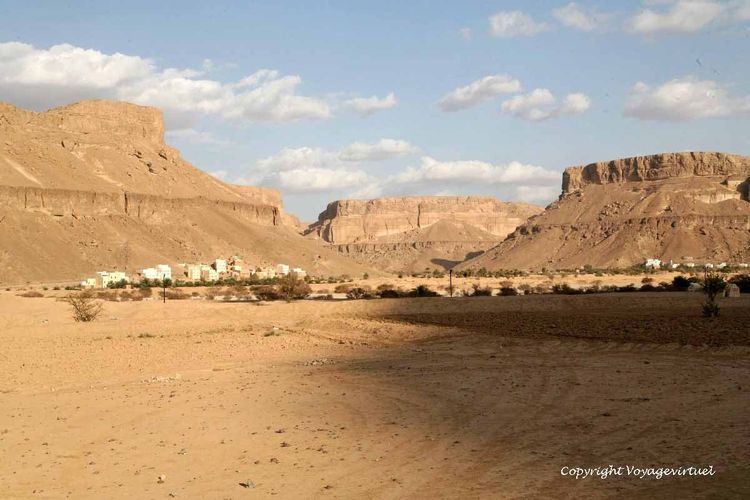 Wadi et plateau tabulaire
Mots-clés: wadi-Doan
