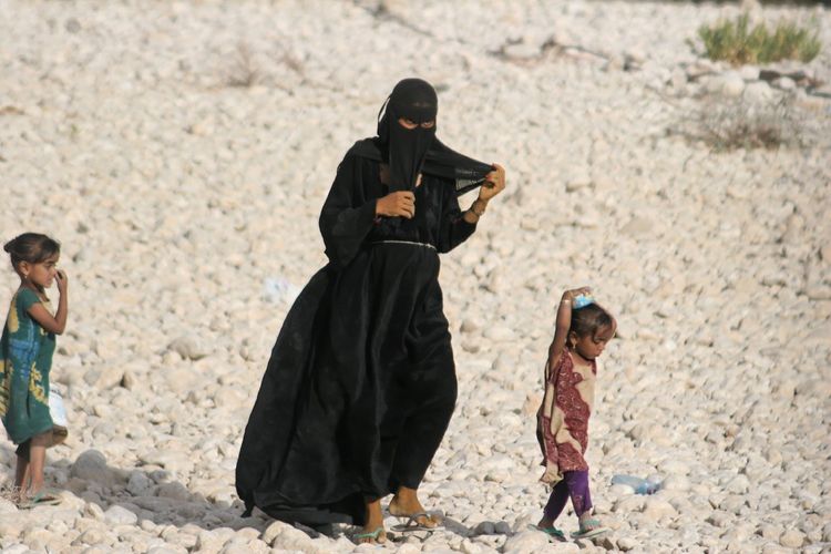 Femme et enfants dans le Wadi Do'an
Mots-clés: Wadi Do'an femme