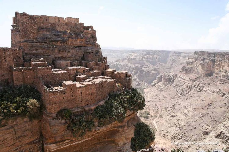 De l'autre côté du rocher se cache le village "bas"
Mots-clés: Zakatin