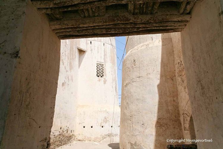 Vue depuis l'intérieur de l'entrée détournée
Mots-clés: Zebid Zabid citadelle